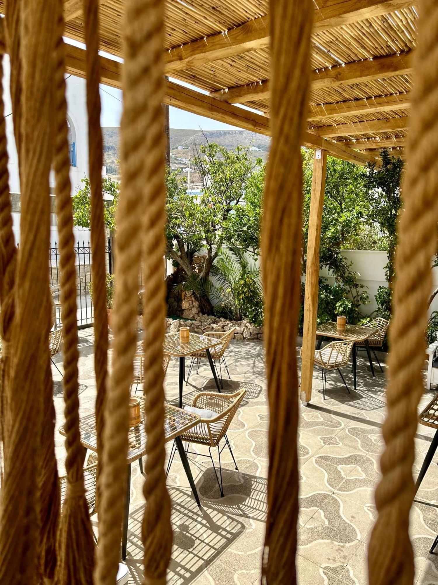 Athina Rooms - Lounge Apartments Páros Zewnętrze zdjęcie
