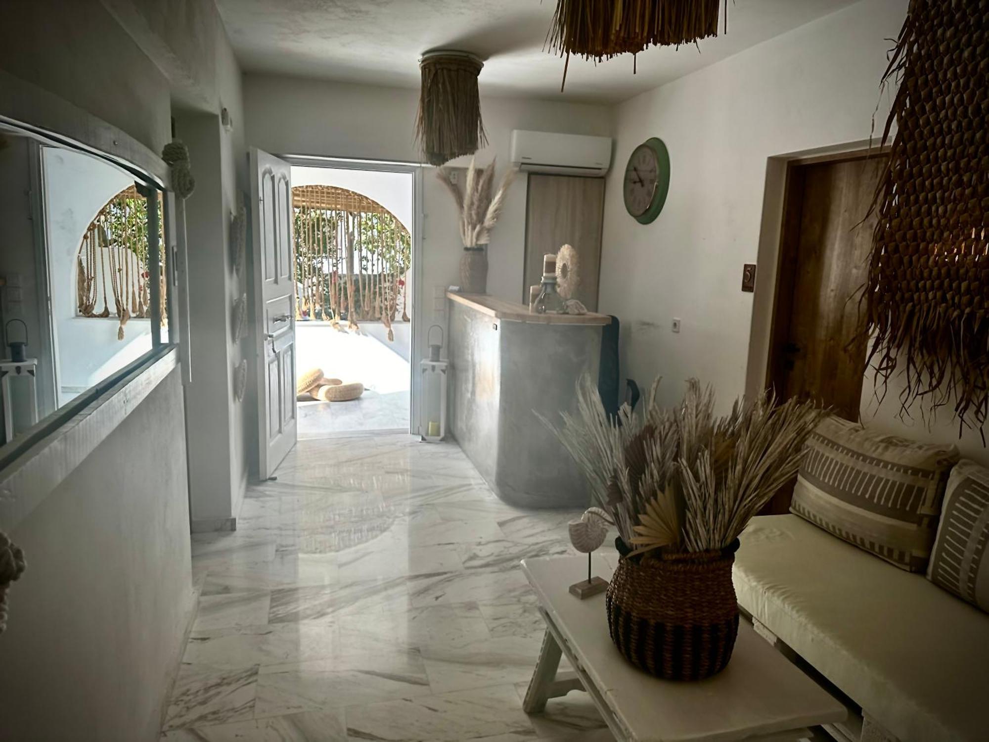 Athina Rooms - Lounge Apartments Páros Zewnętrze zdjęcie